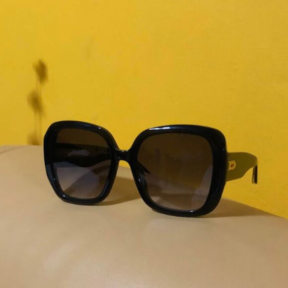 Full Glam Gradient Square Sunglasses QUAY, NEW